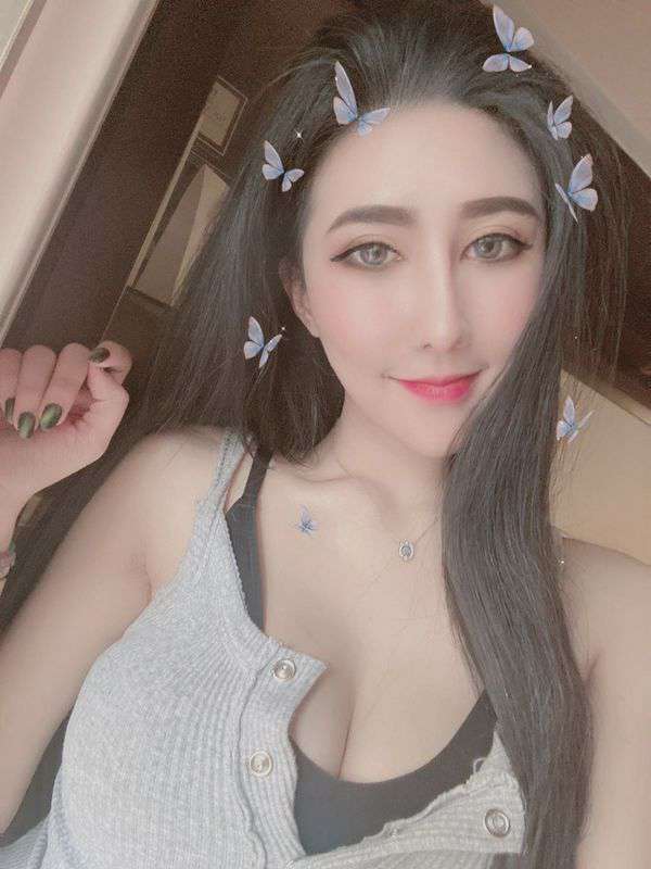 银行上班时与丝袜美女同事的日子第序一1章